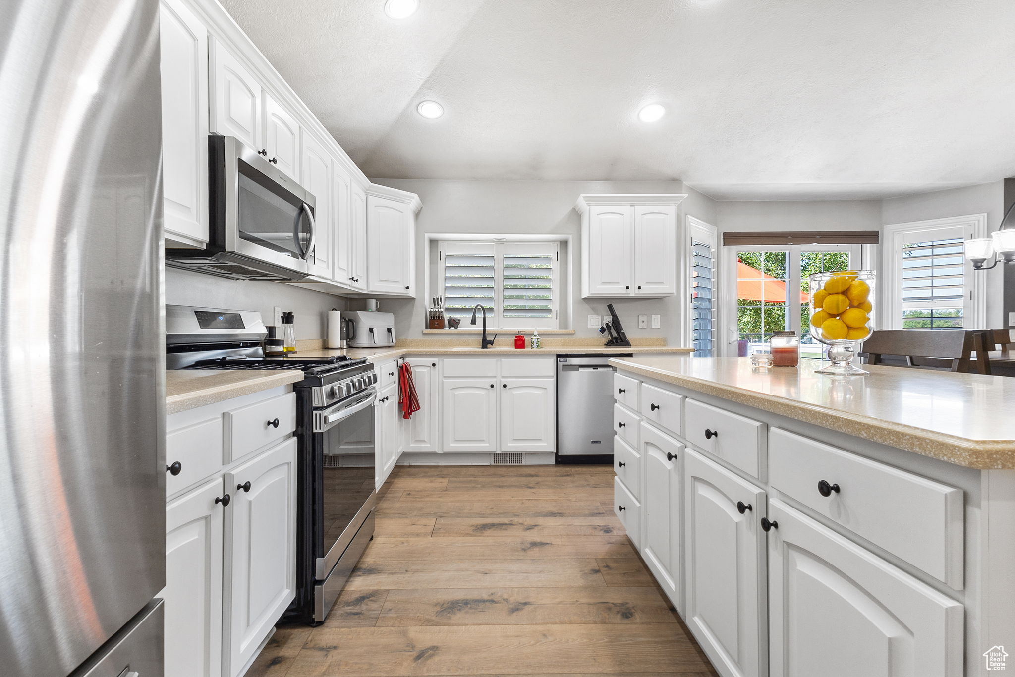 COUNTRY CROSSING - Residential