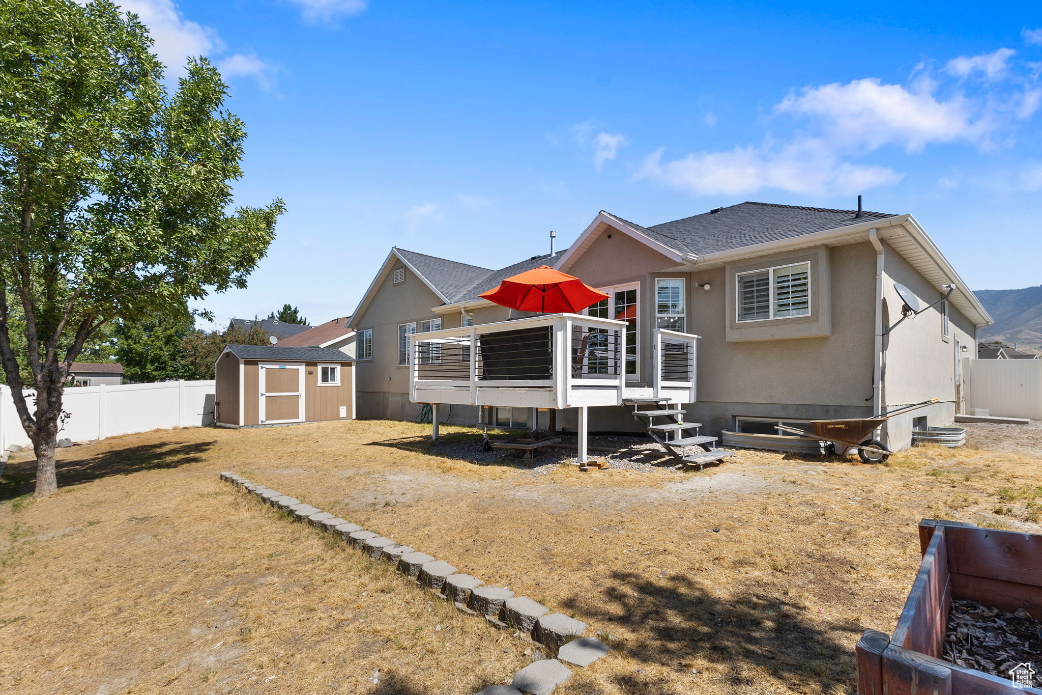 COUNTRY CROSSING - Residential