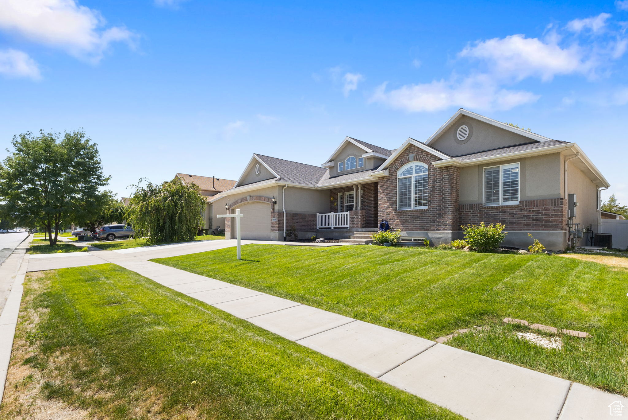 COUNTRY CROSSING - Residential