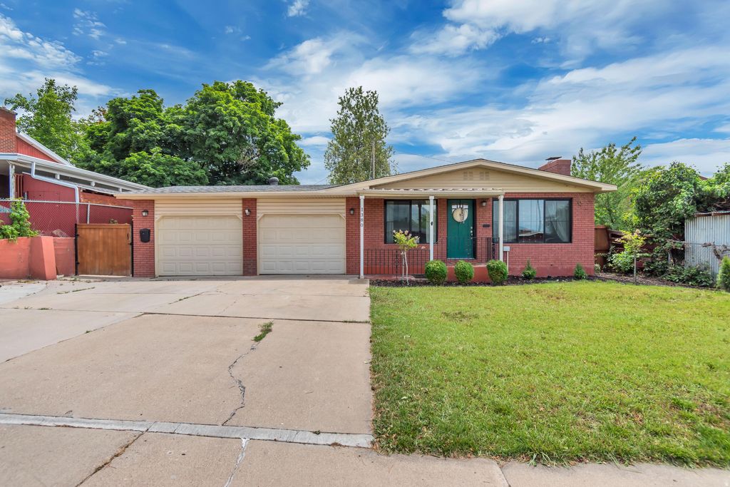 Photo of 1380 E 330 S, Provo, UT 84606 (MLS # 2162616)