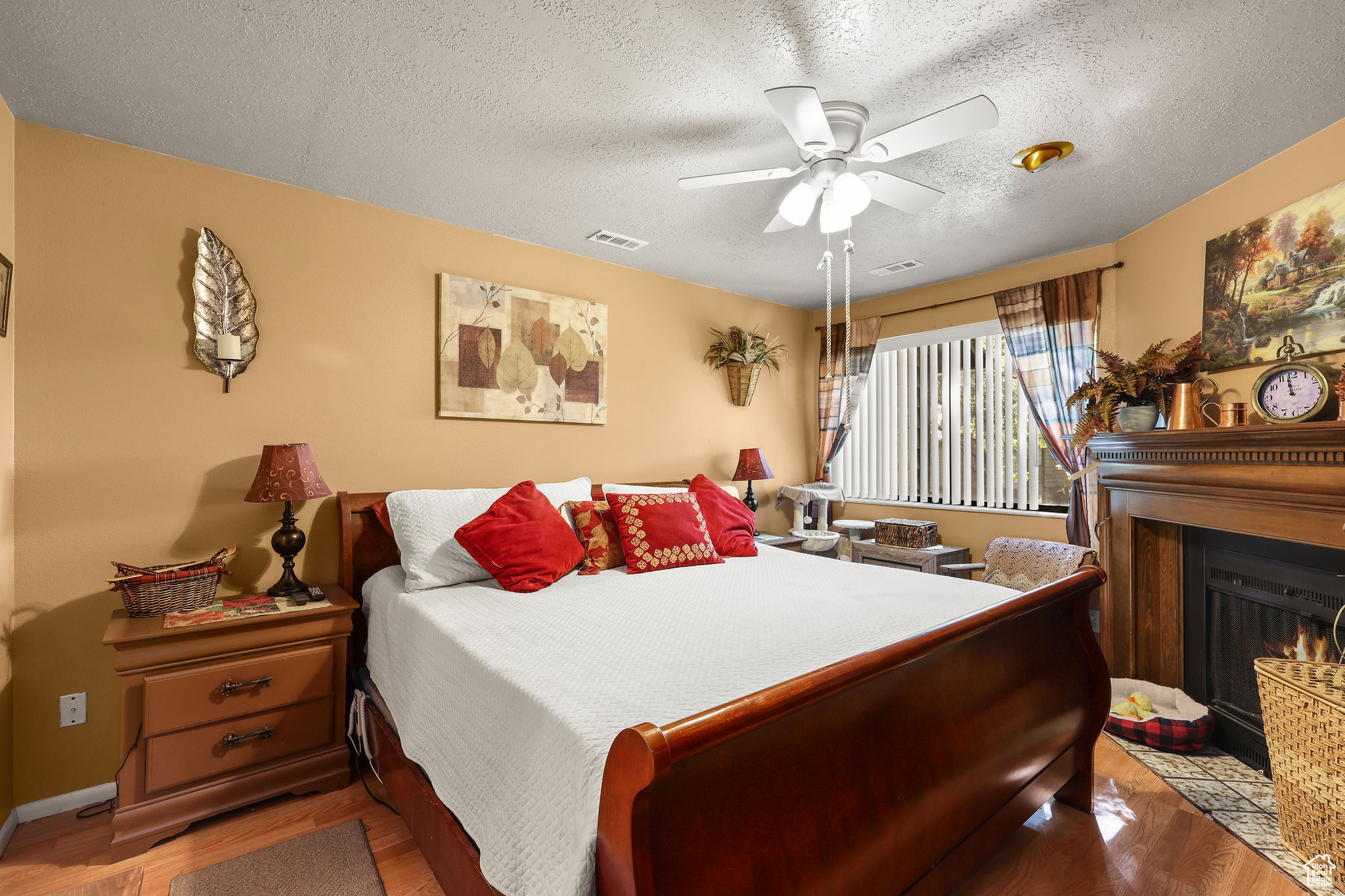 CHERRY WOOD - Residential