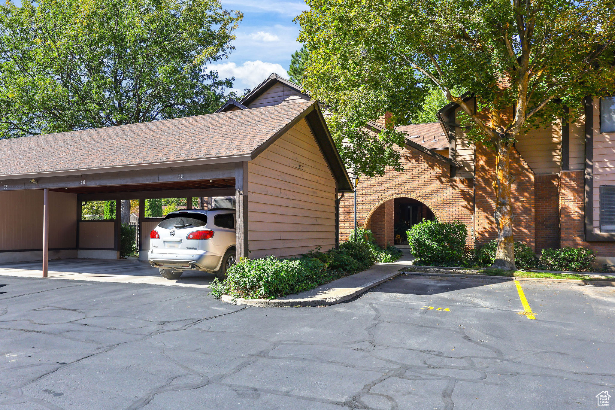 CHERRY WOOD - Residential