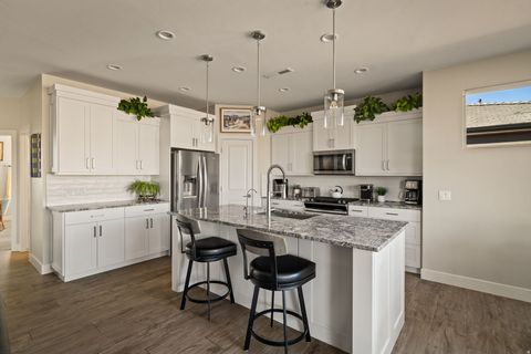 Tiny photo for 458 W SAGUARO WAY, Ivins, UT 84738 (MLS # 2126614)