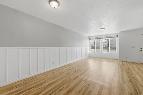 Tiny photo for 977 E 100 S, Payson, UT 84651 (MLS # 2143767)