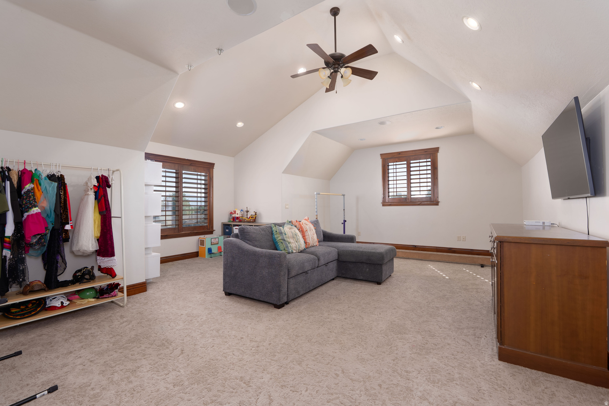 CHERRY CREEK - Residential