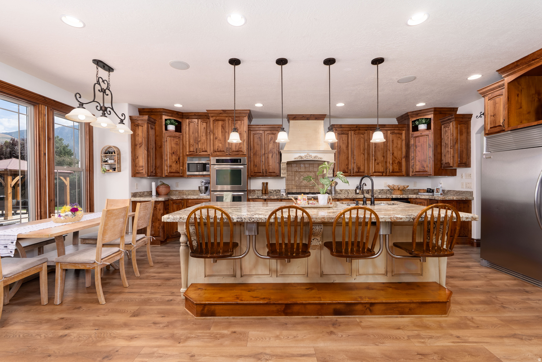 CHERRY CREEK - Residential