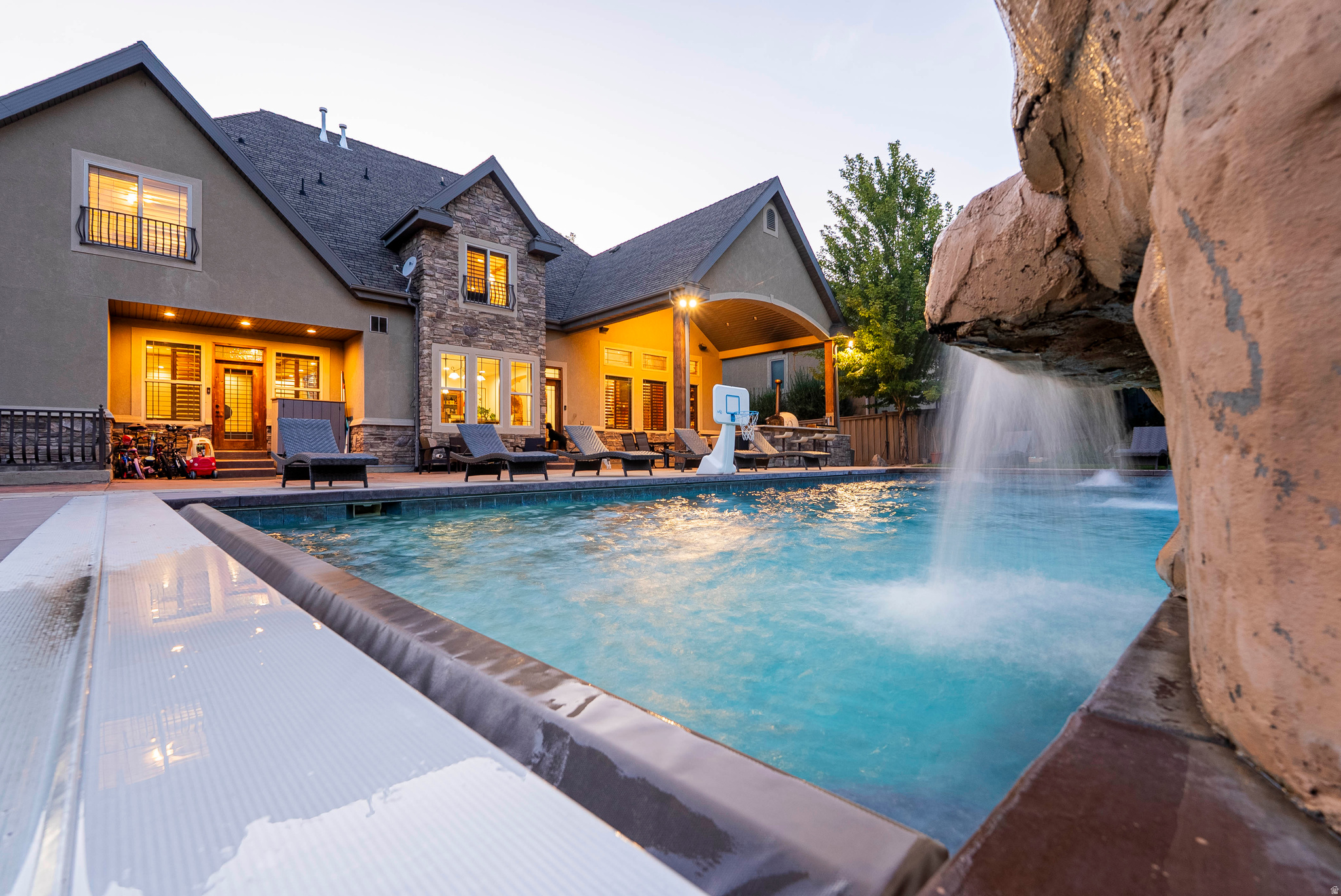 CHERRY CREEK - Residential