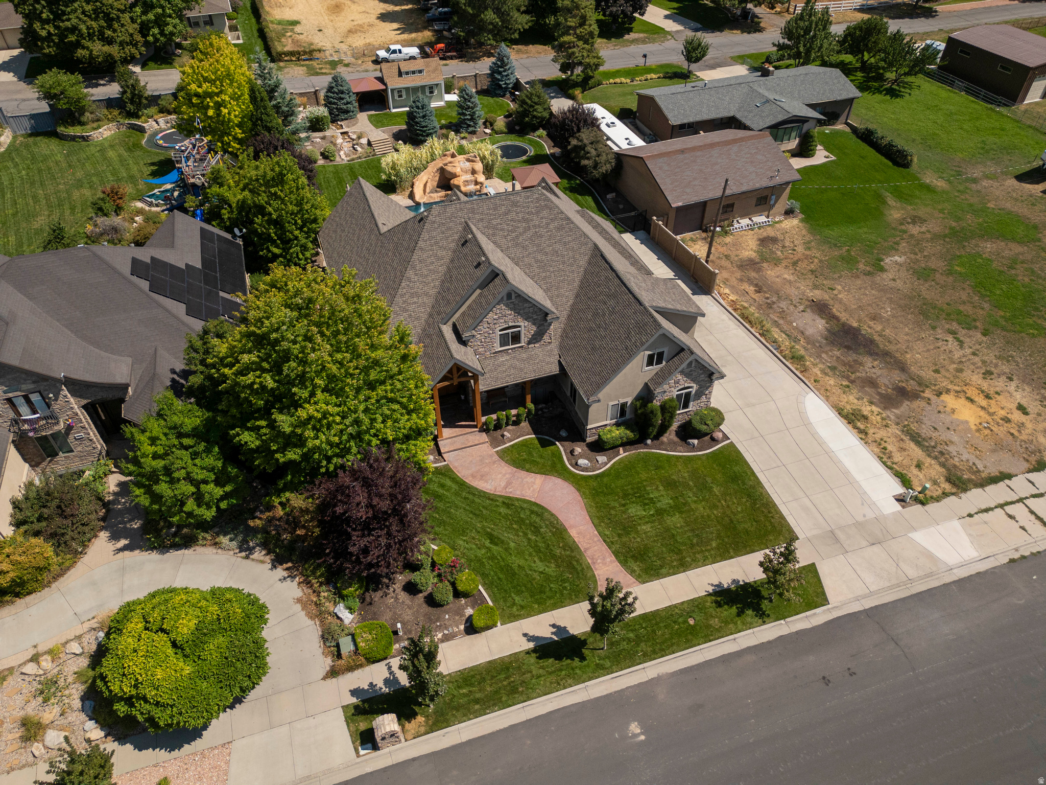 CHERRY CREEK - Residential
