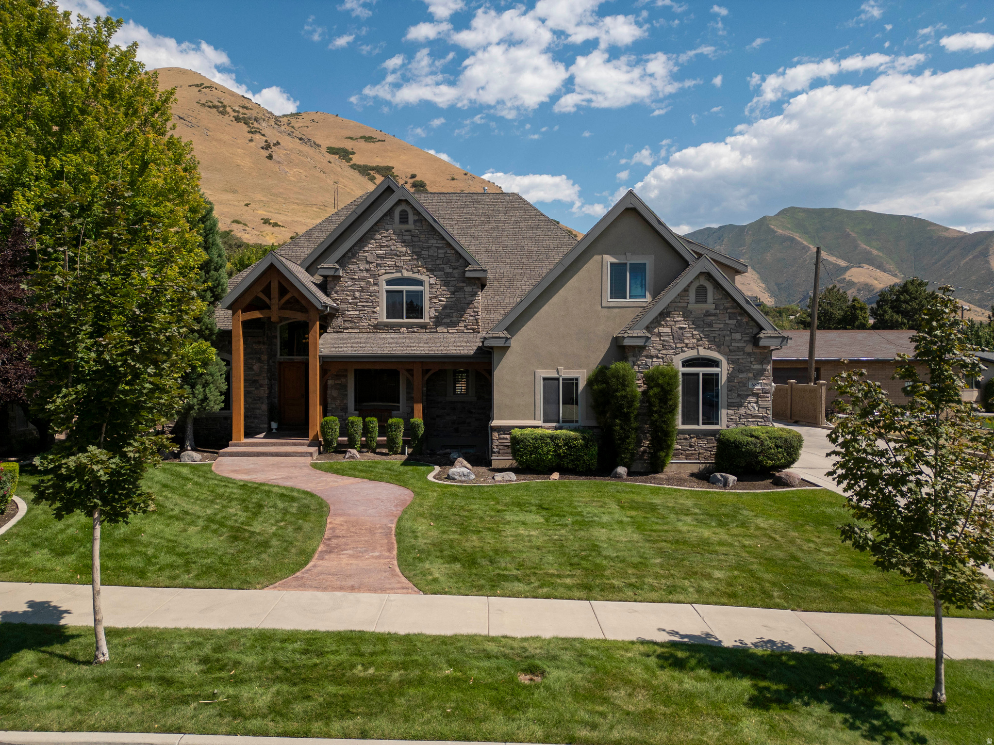 CHERRY CREEK - Residential