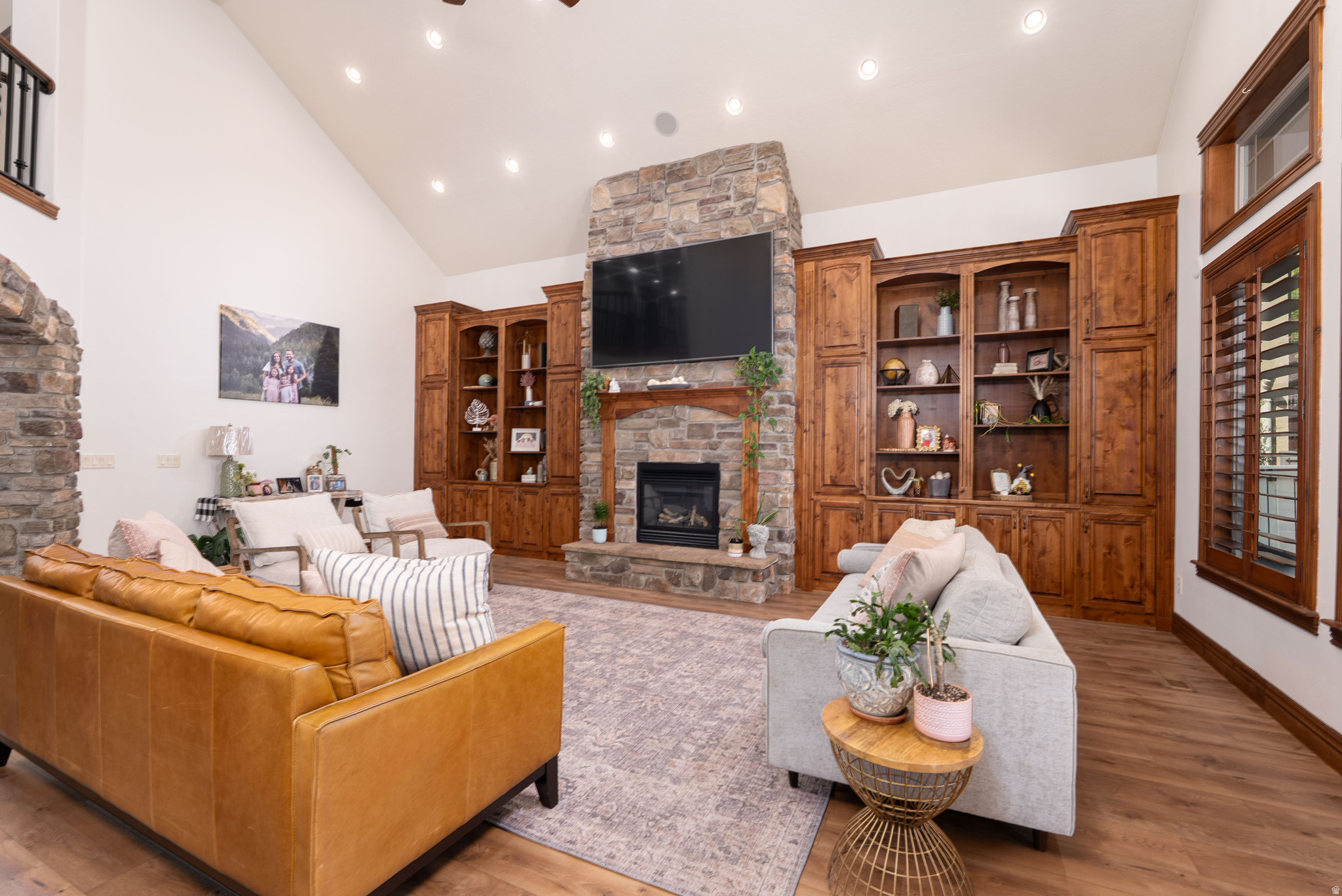 CHERRY CREEK - Residential