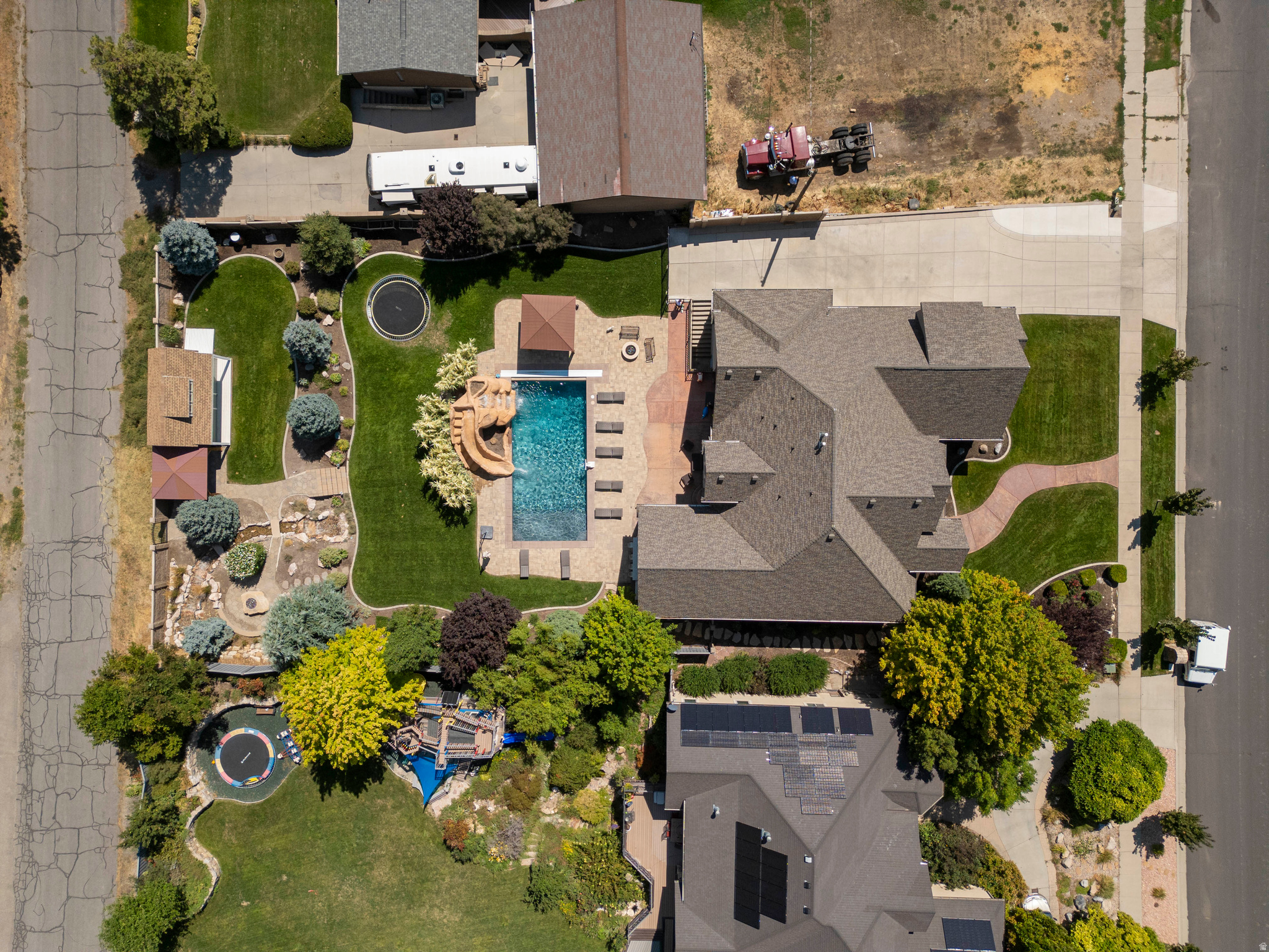 CHERRY CREEK - Residential