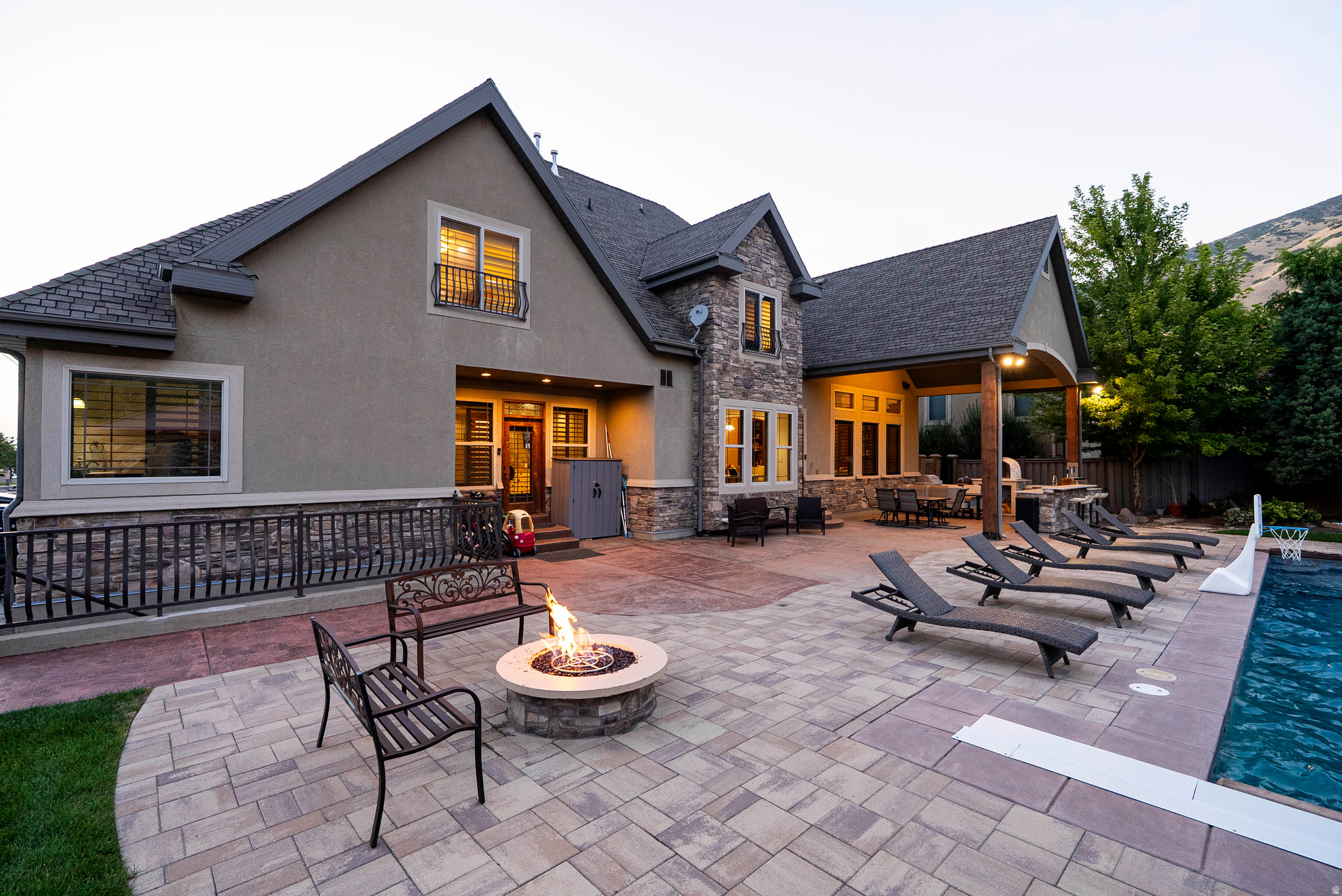 CHERRY CREEK - Residential