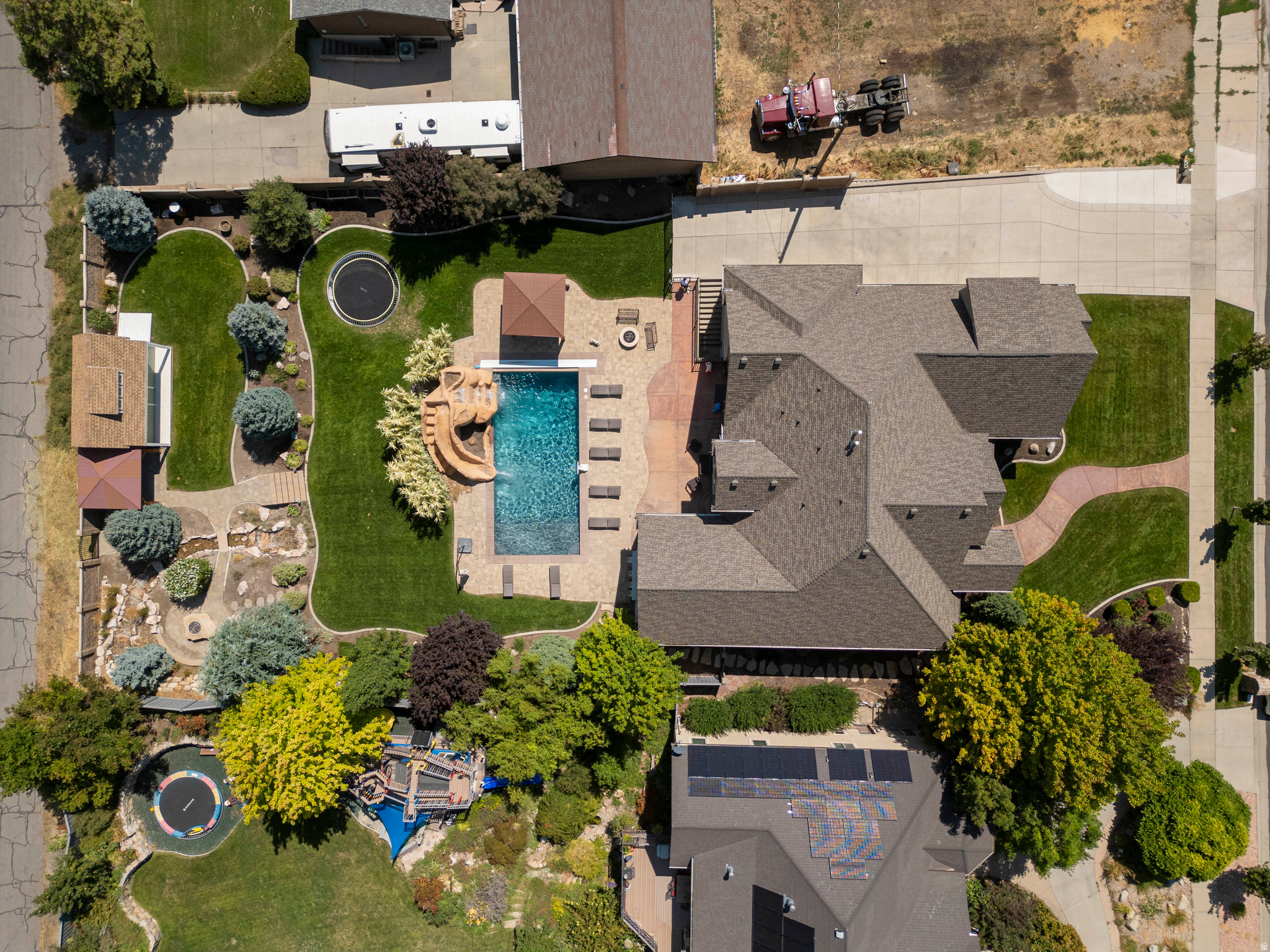 CHERRY CREEK - Residential