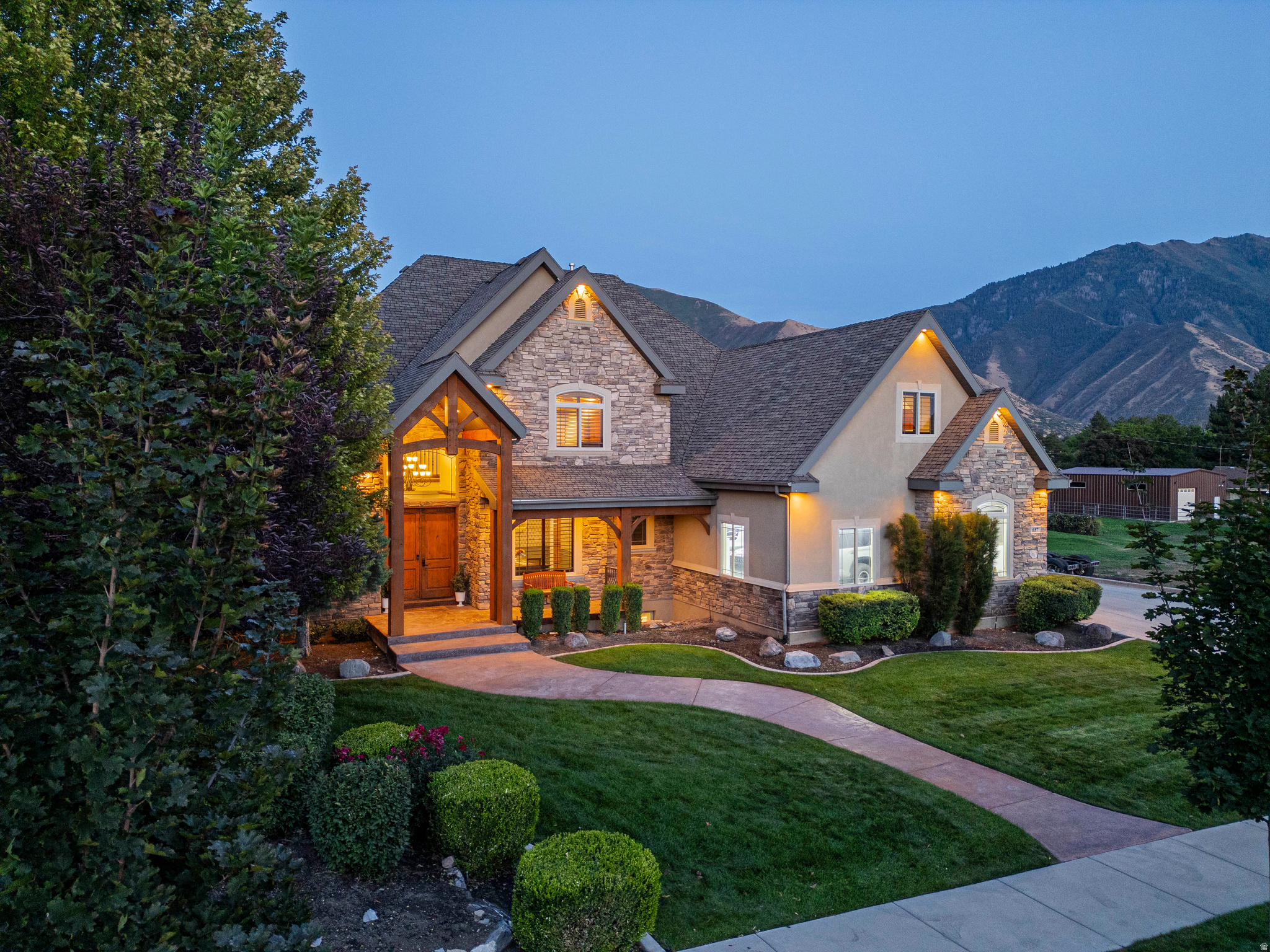 CHERRY CREEK - Residential