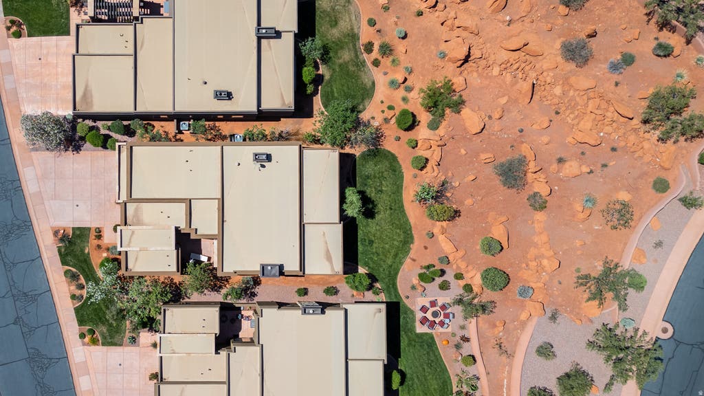 Photo of 2139 W COUGAR ROCK CIR #142, Saint George, UT 84770 (MLS # 2175777)