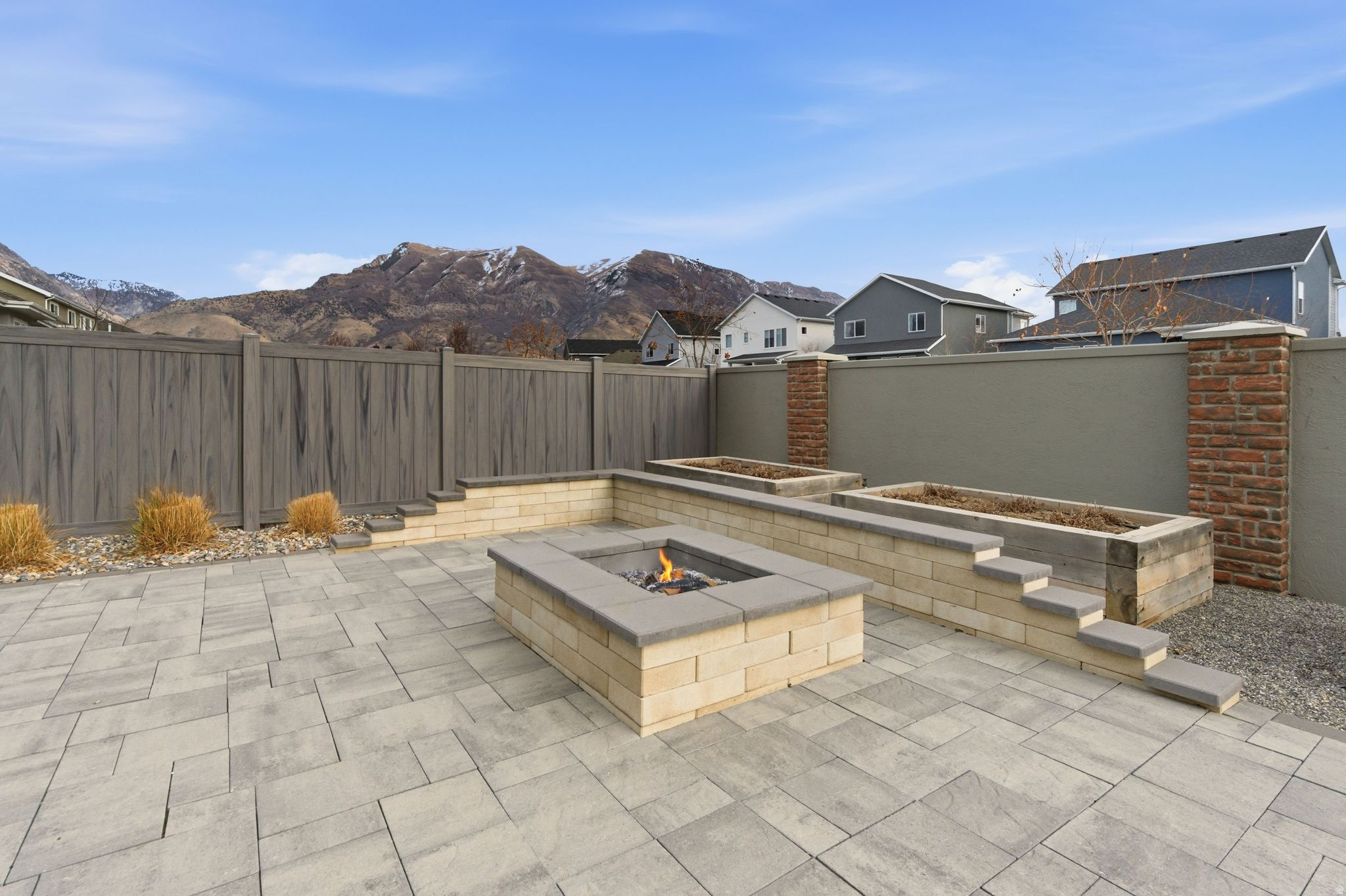 RIDGEVIEW EST 308 - Residential