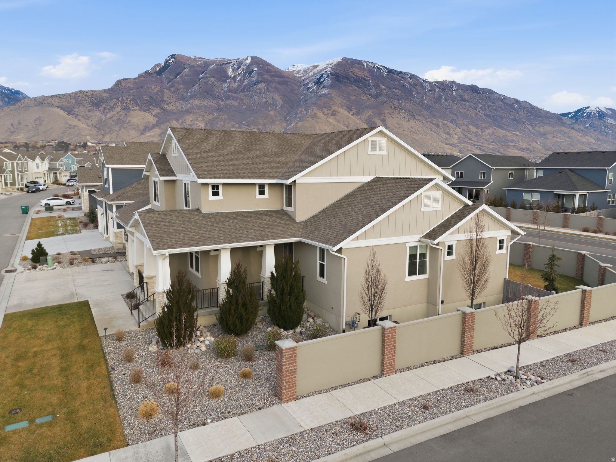 RIDGEVIEW EST 308 - Residential