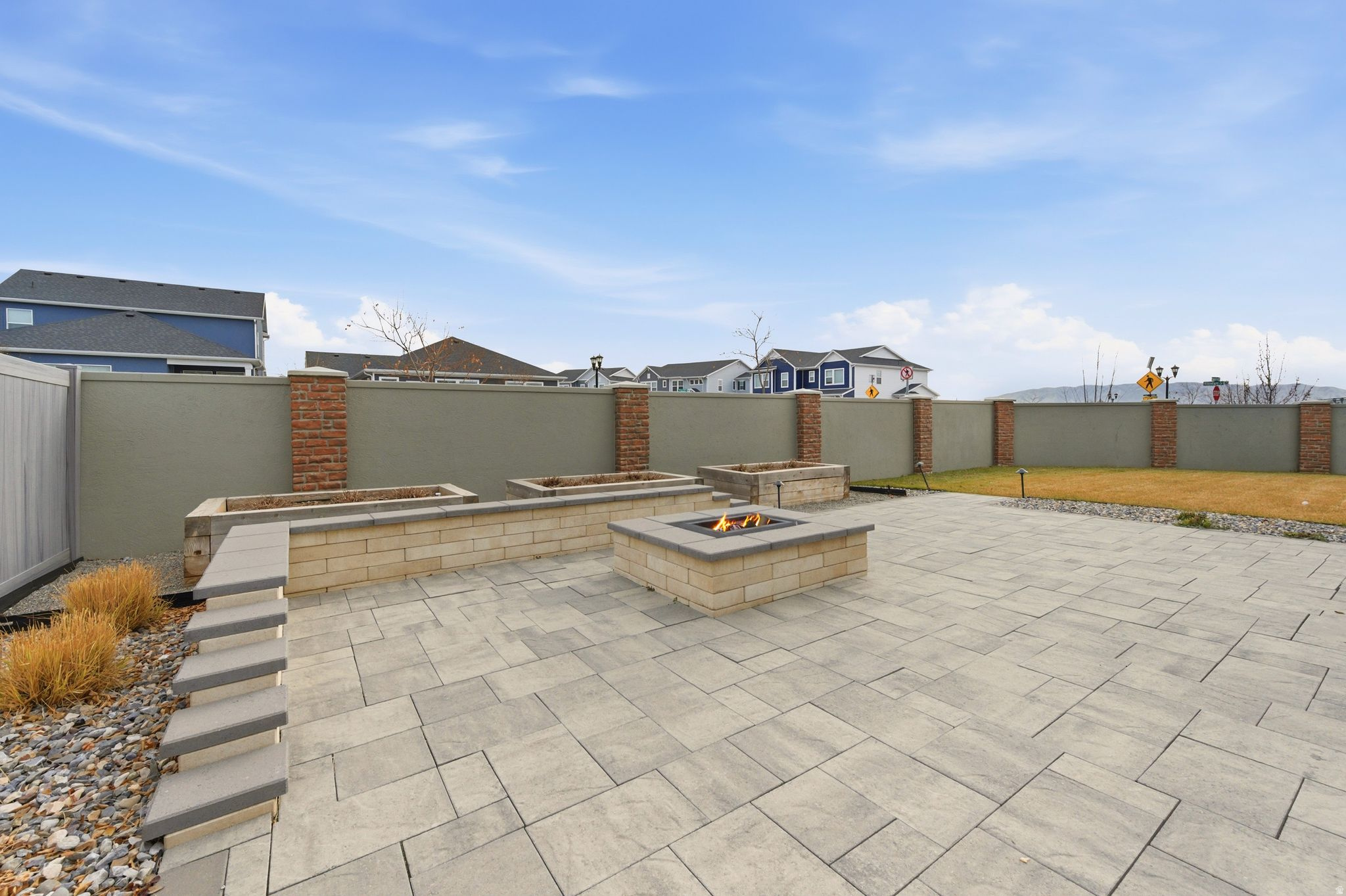 RIDGEVIEW EST 308 - Residential