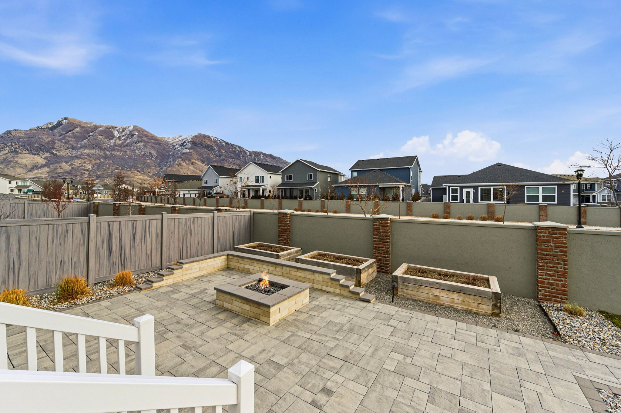 RIDGEVIEW EST 308 - Residential