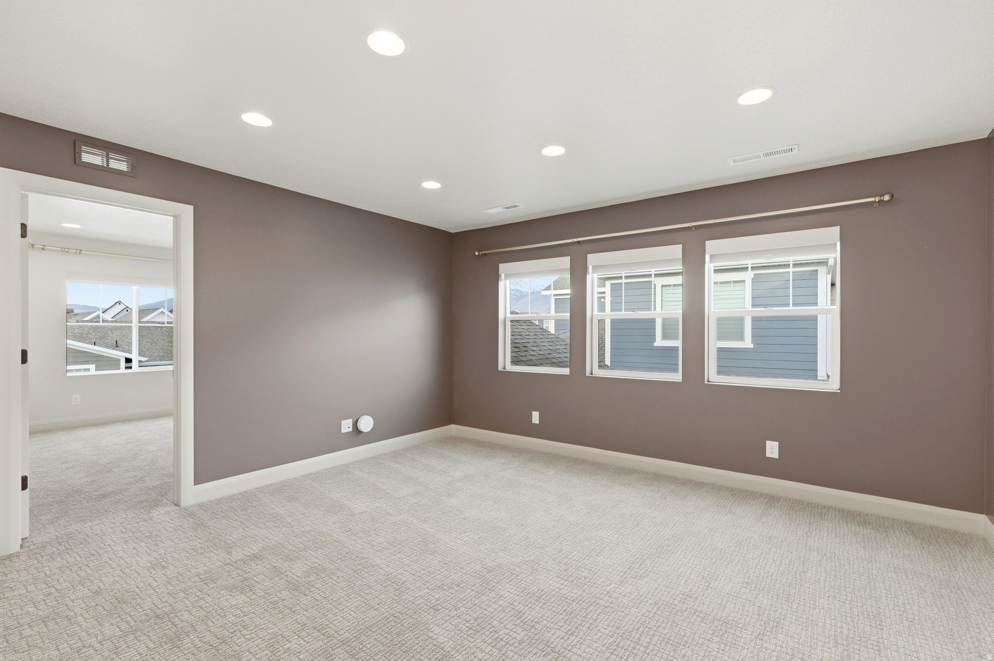 RIDGEVIEW EST 308 - Residential