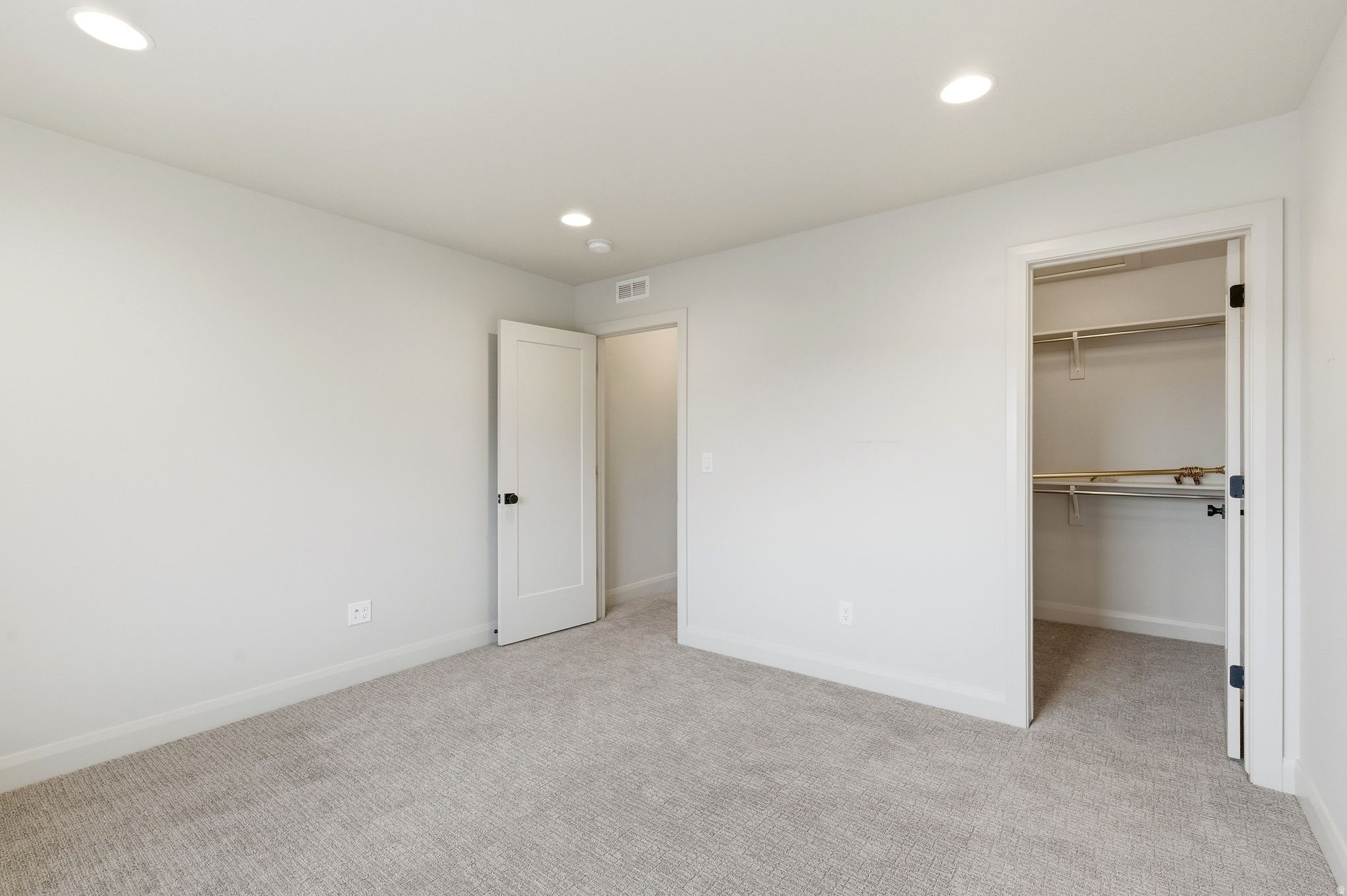 RIDGEVIEW EST 308 - Residential