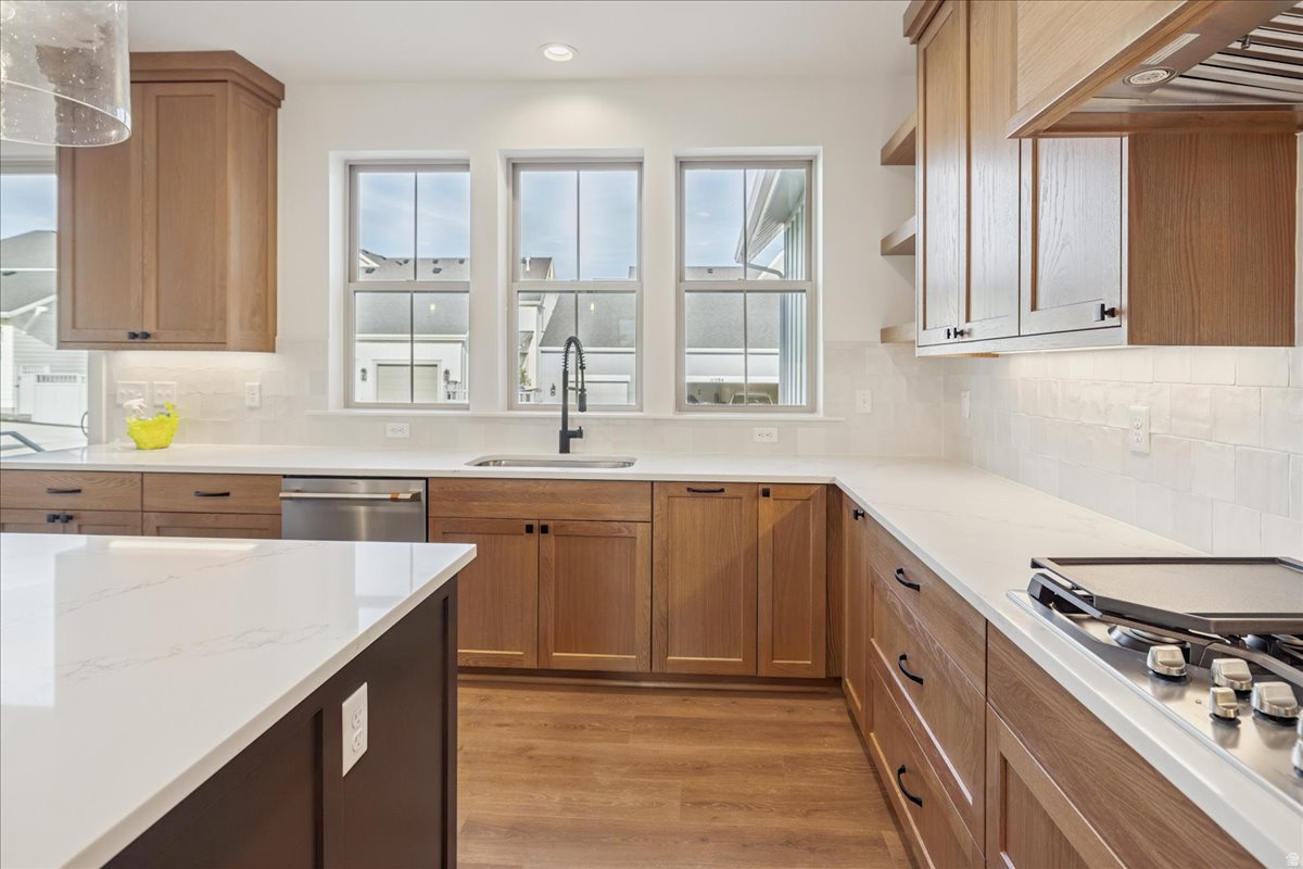 DAYBREAK - Residential