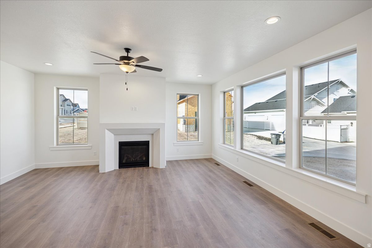 DAYBREAK - Residential