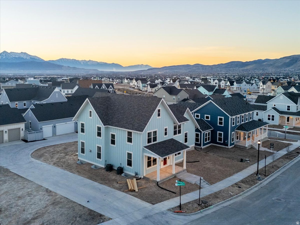 DAYBREAK - Residential