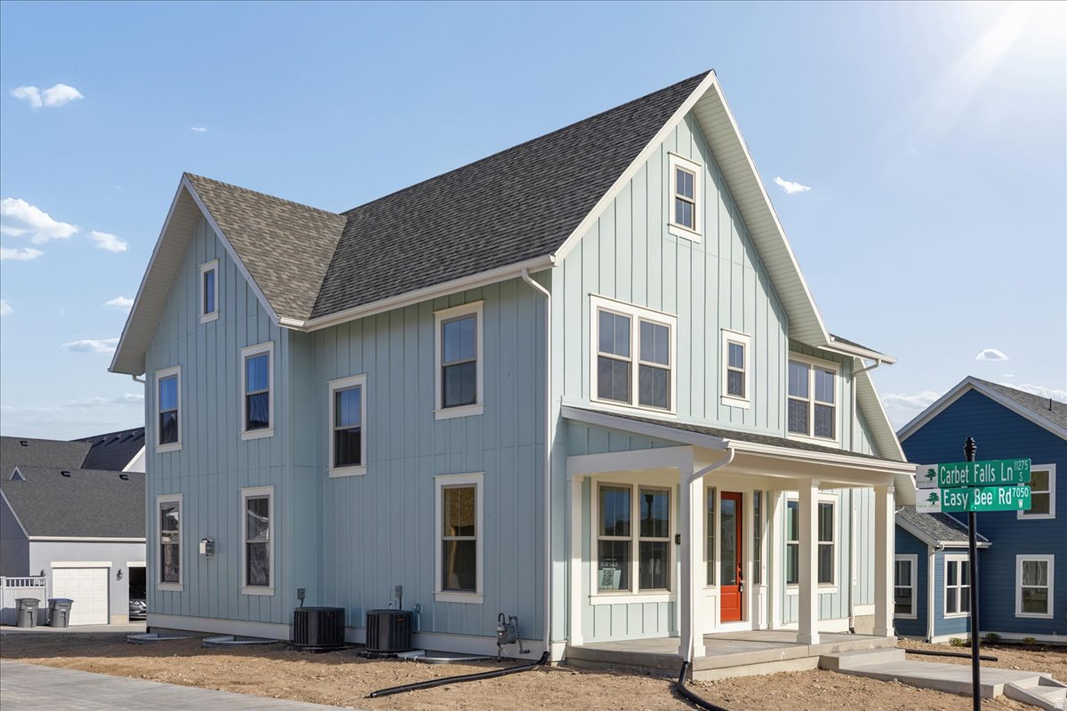 DAYBREAK - Residential