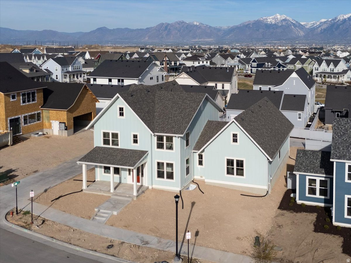 DAYBREAK - Residential