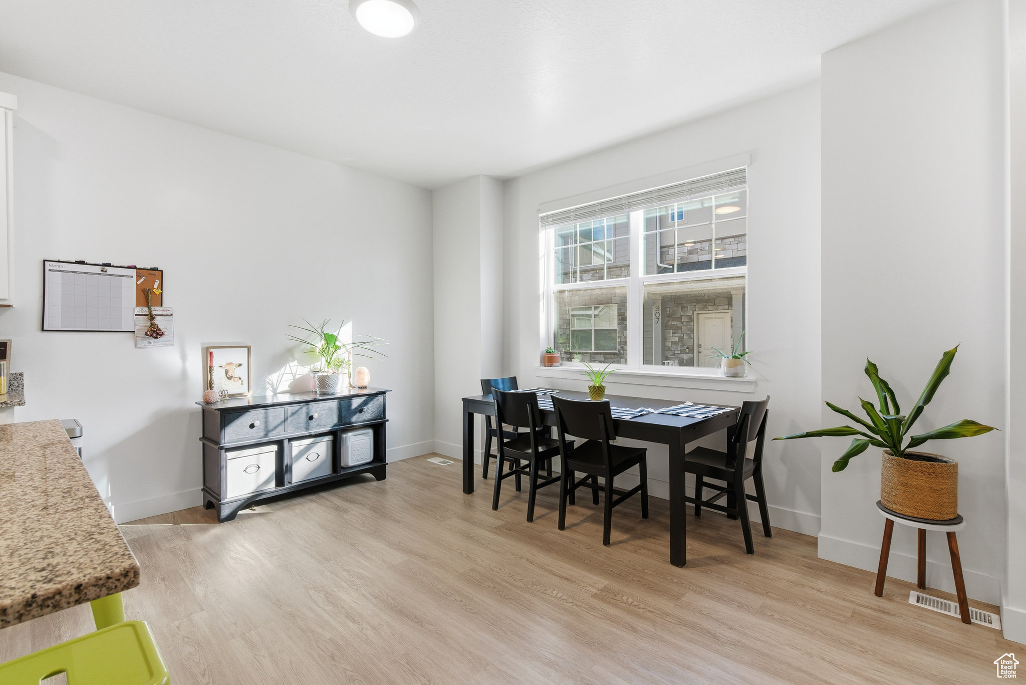 ANELA TOWNHOMES - Residential