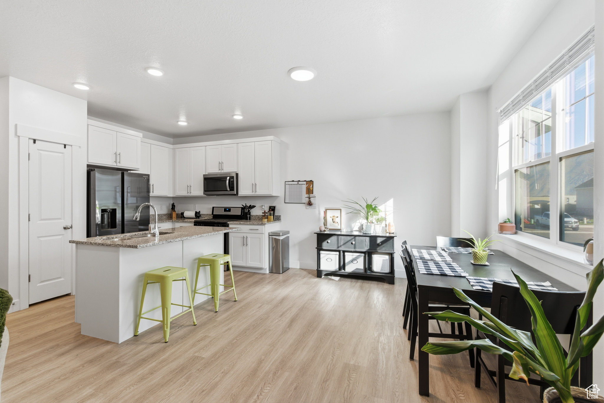 ANELA TOWNHOMES - Residential