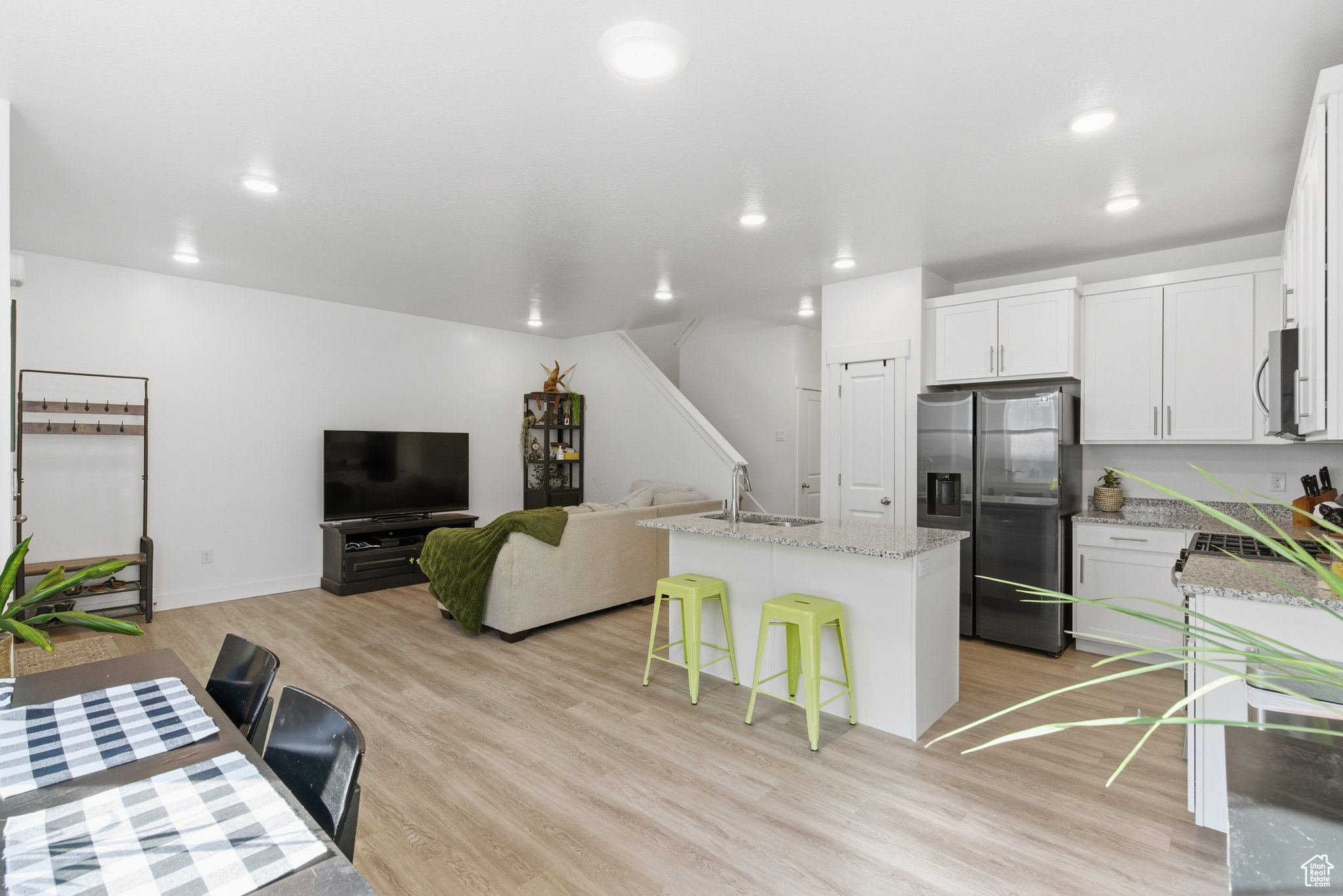 ANELA TOWNHOMES - Residential