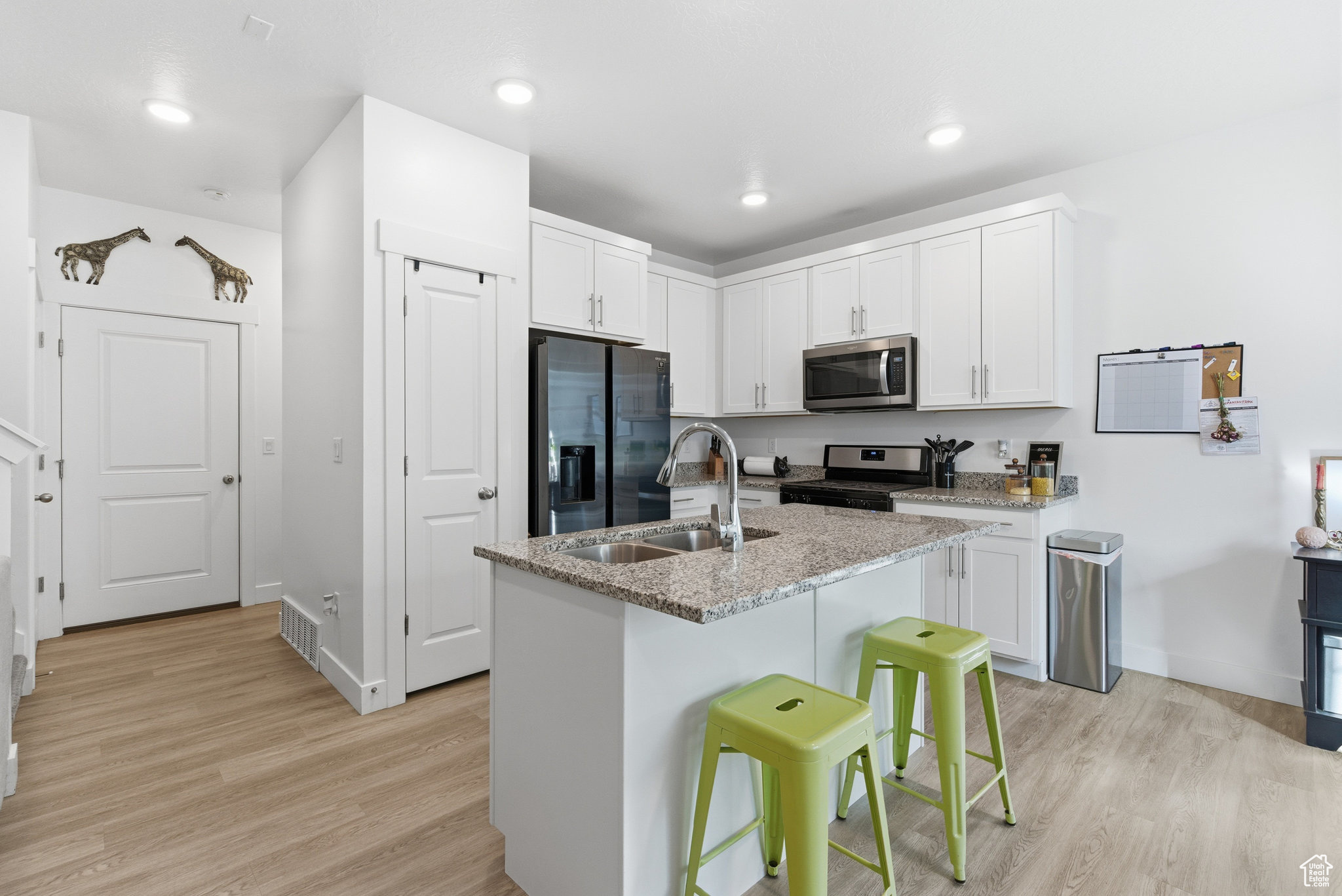 ANELA TOWNHOMES - Residential