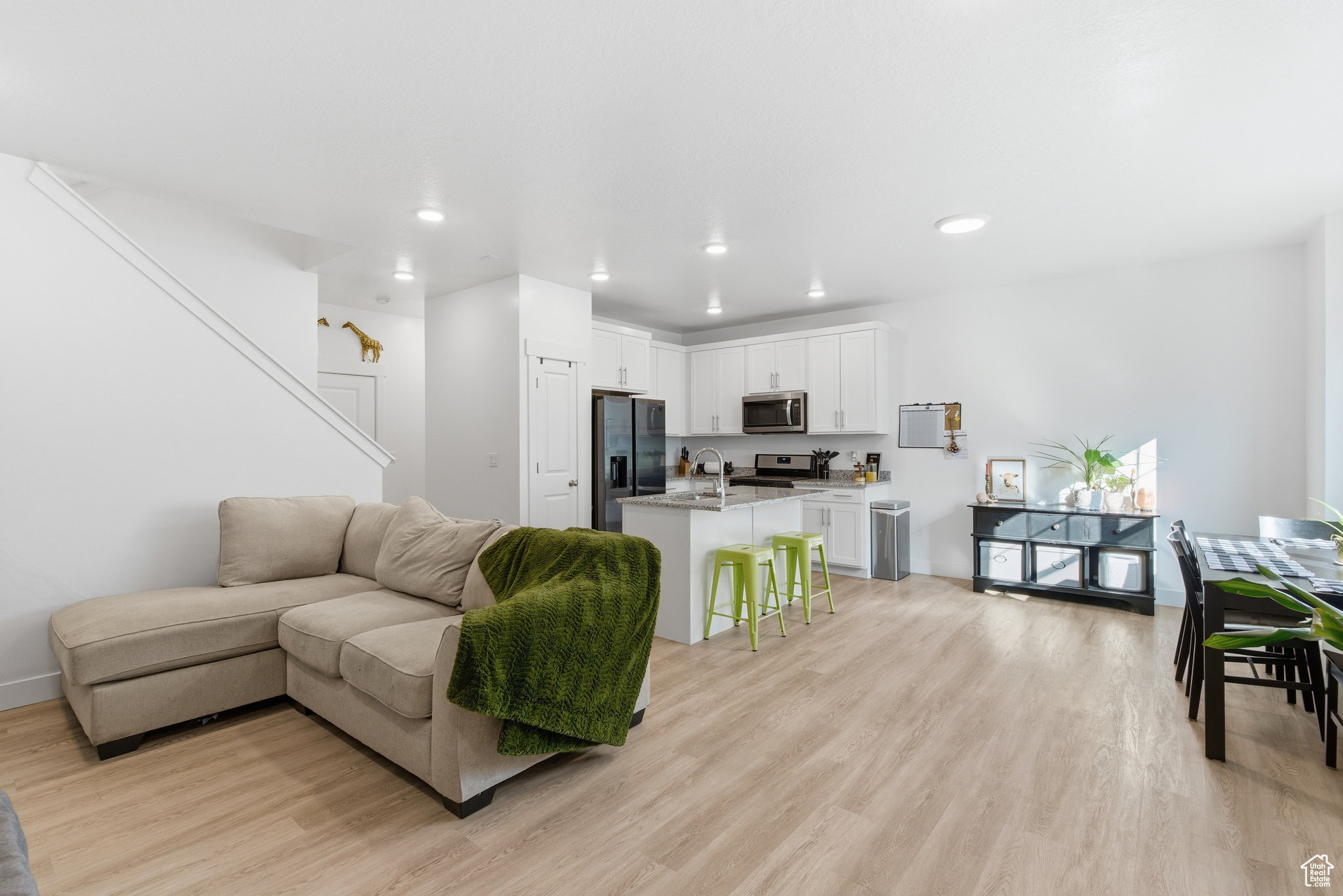 ANELA TOWNHOMES - Residential