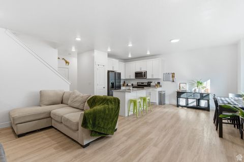 Tiny photo for 902 N 1120 E, Spanish Fork, UT 84660 (MLS # 2119592)