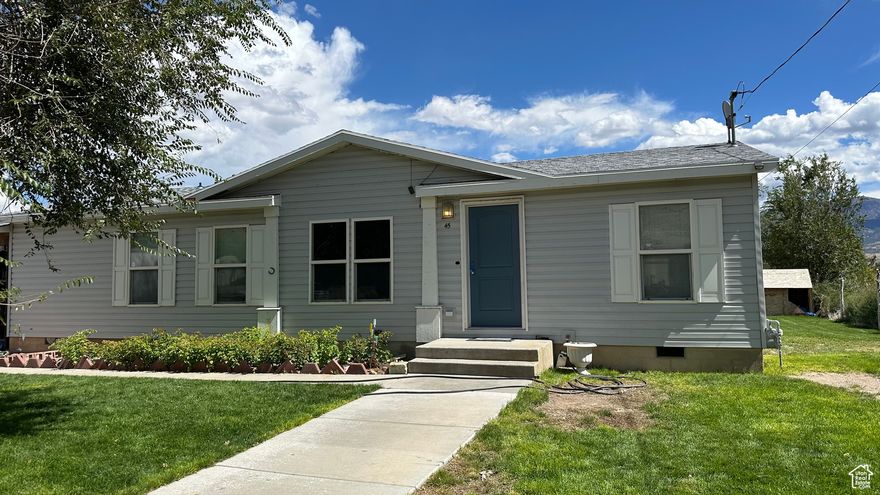 Come check out this move in ready home at under $300K and be in BEFORE Halloween and all the upcoming holidays.  Carport could easily be converted to a full 2 car garage. Plenty of room for your UTV's and toys. Open floor plan, great location to all.  West side of roof replaced 2025.   Several new blinds have been installed.  MUST be pre-qualifed, please let me know if you need referrals.