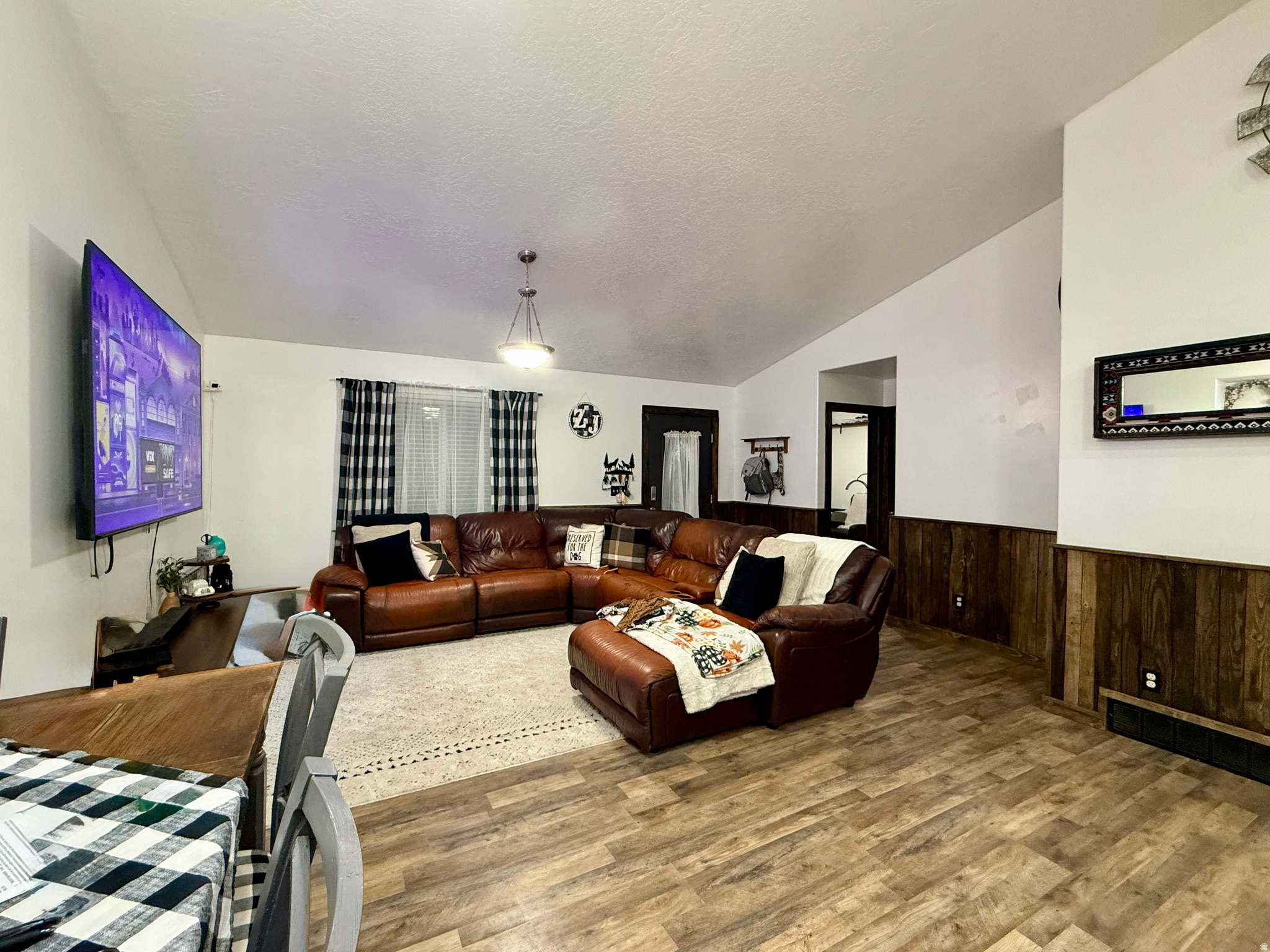 SUNBURST TERRACE - Residential