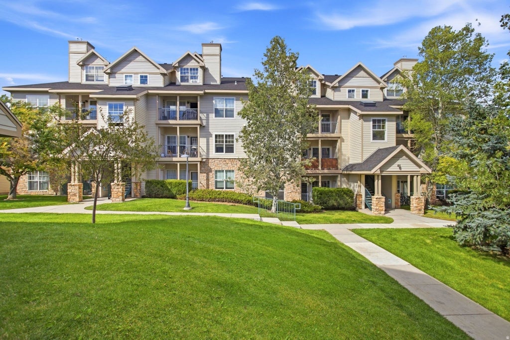 Photo of 900 BITNER RD #B14, Park City, UT 84098 (MLS # 2185944)