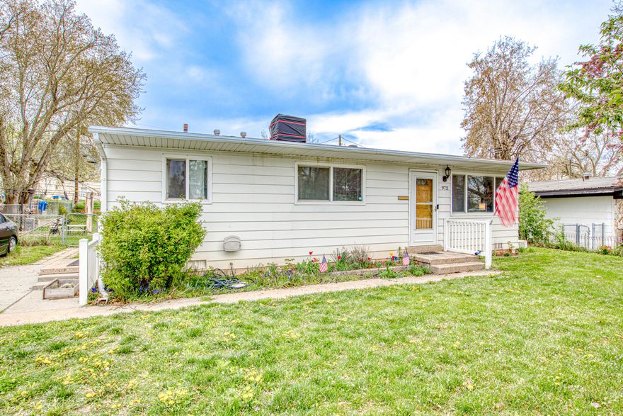 Perfect Starter home or for someone looking to downsize!  Amazingly located 2 bedroom home in Layton, with a fennced backyard, this home is great for those just getting started or who are looking for something easy to maintain.