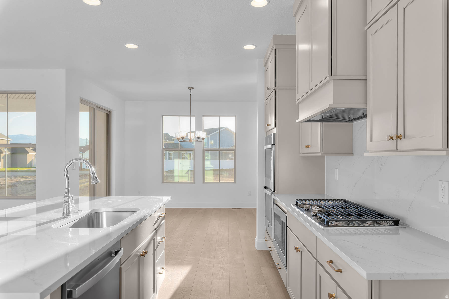 HOLBROOK PLACE ESTATES 1116 - Residential