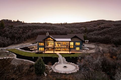 Photo of 5842 OLD SNOWBASIN RD, Huntsville, UT 84317 (MLS # 2125161)