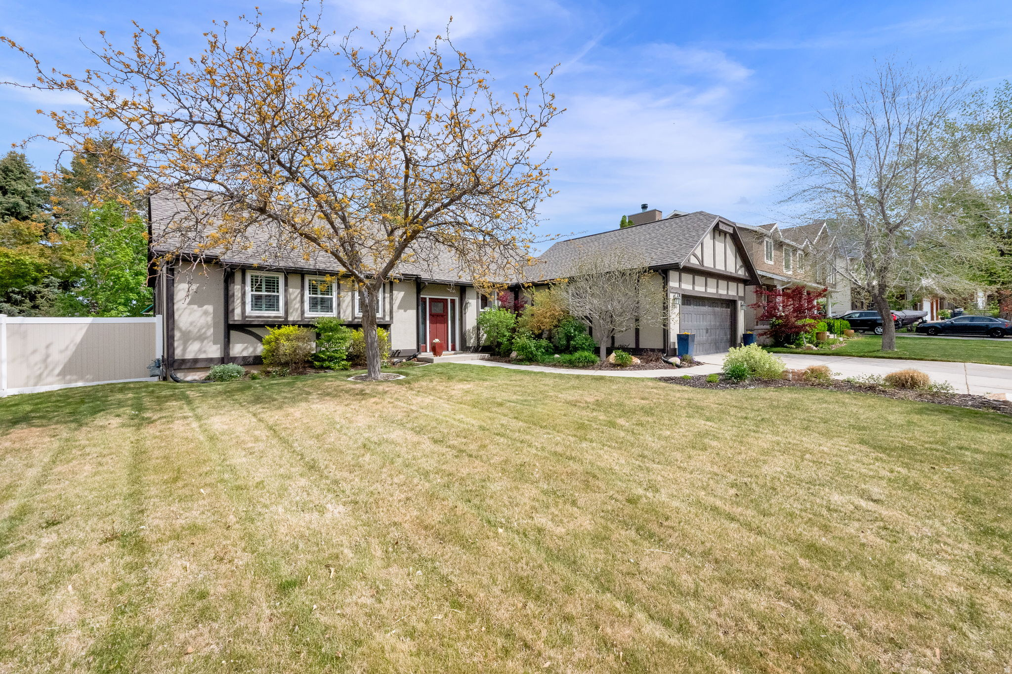 DIMPLE DELL - Residential