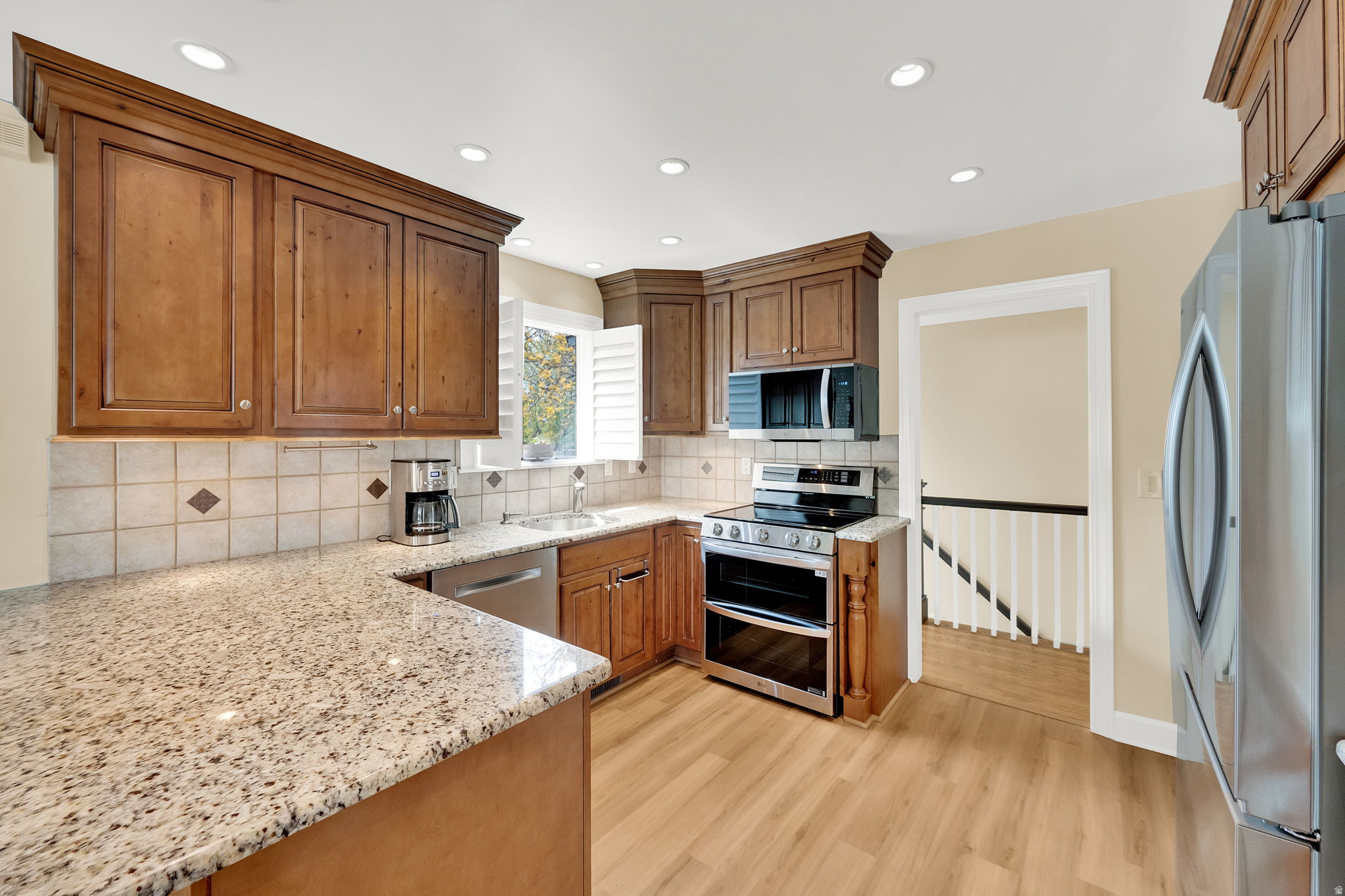 DIMPLE DELL - Residential