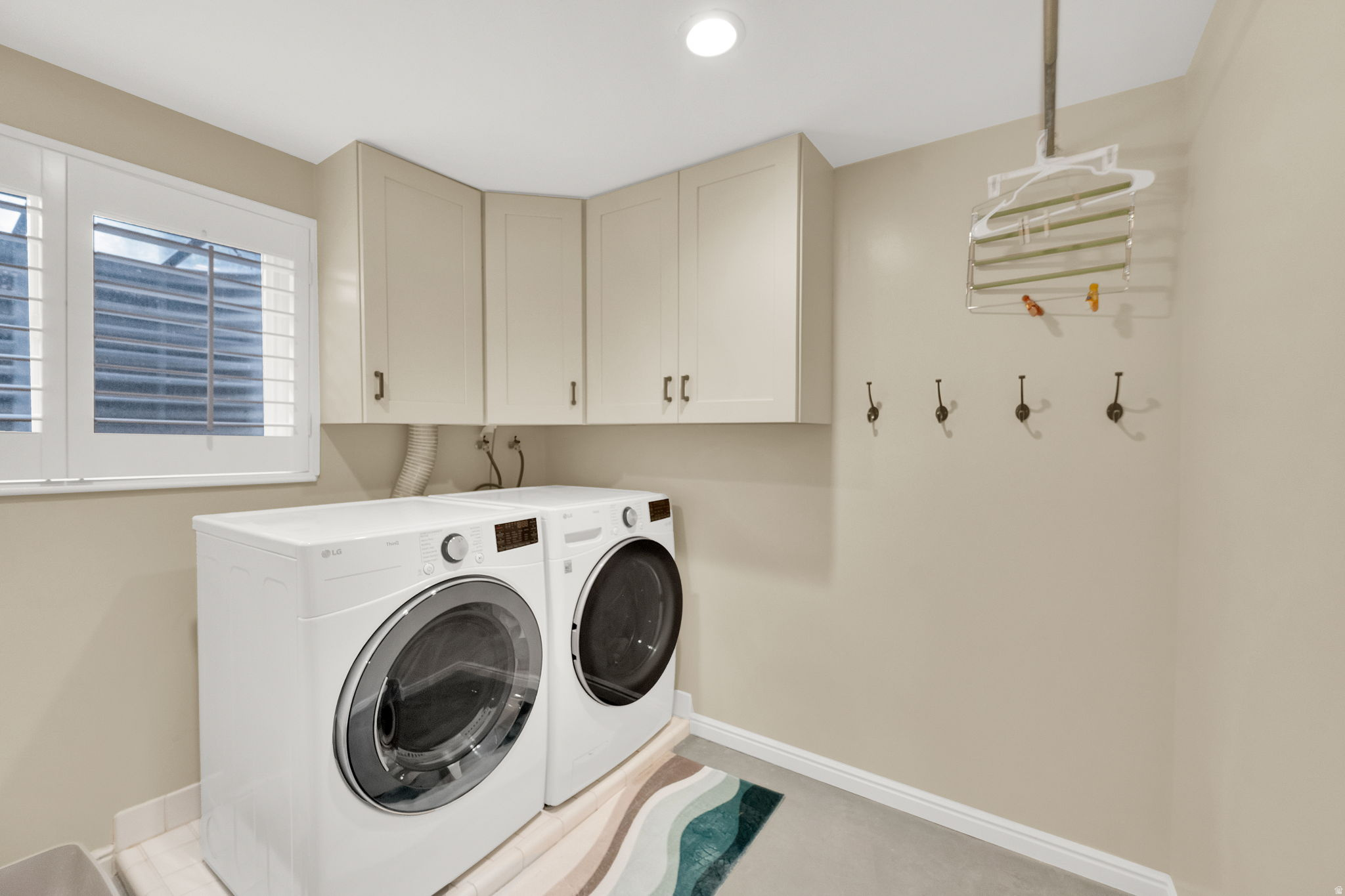 DIMPLE DELL - Residential