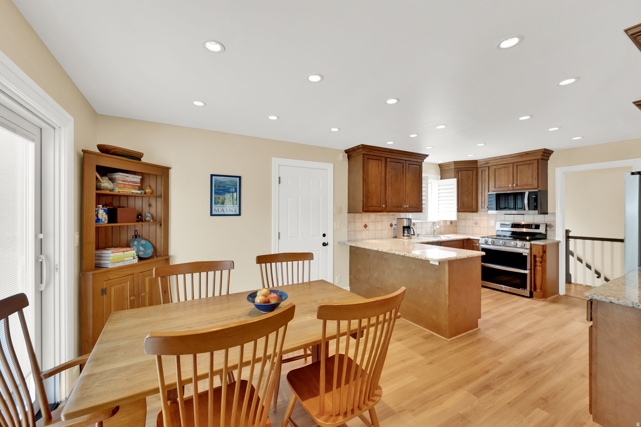 DIMPLE DELL - Residential