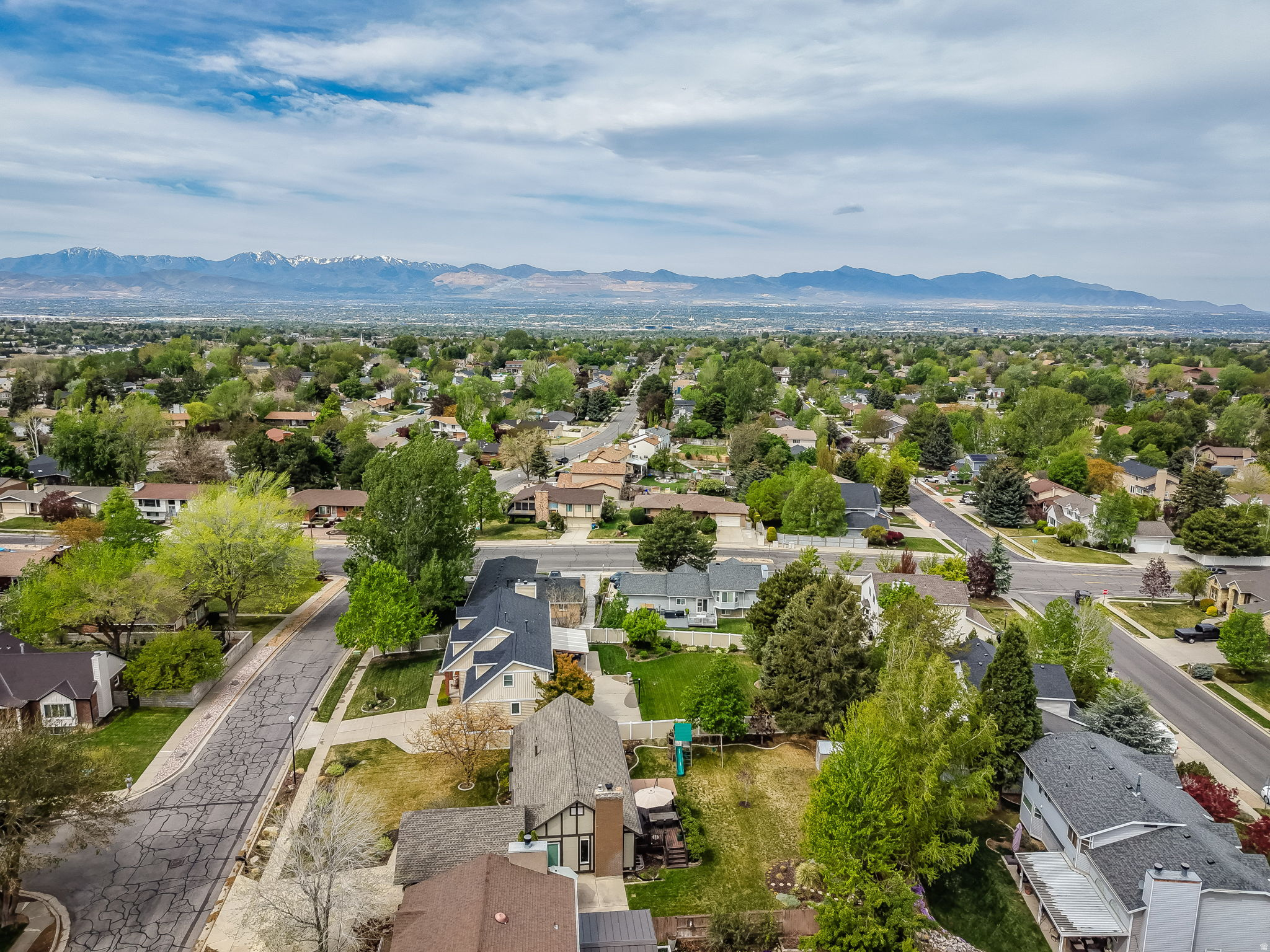 DIMPLE DELL - Residential