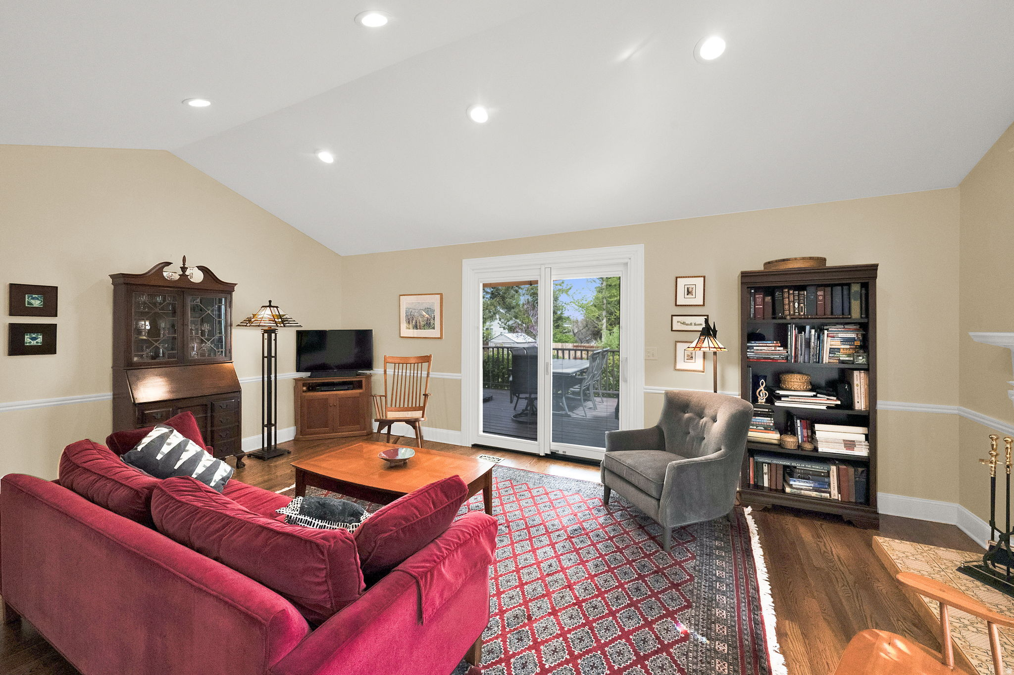 DIMPLE DELL - Residential