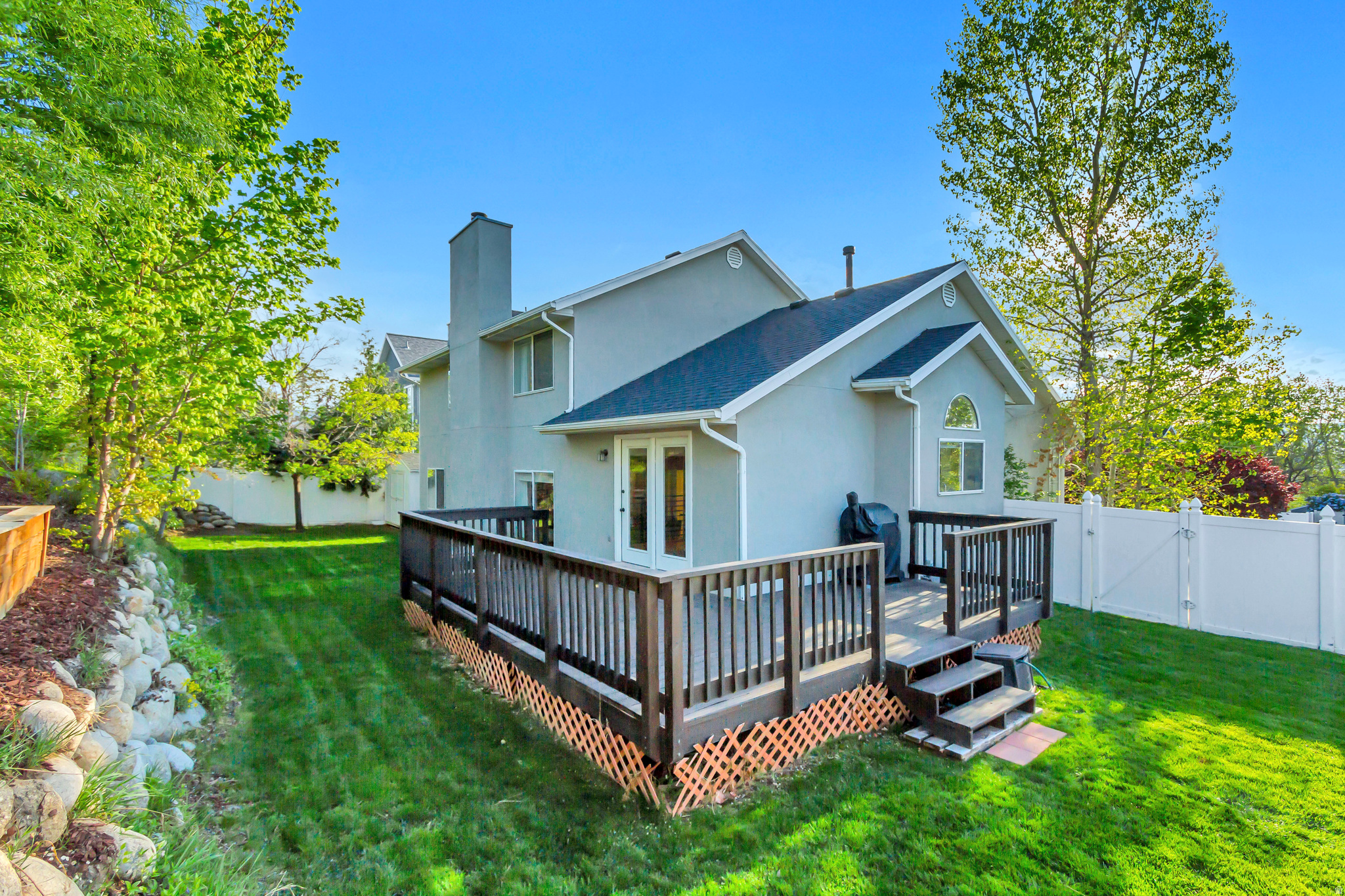 VICTORS POND - Residential
