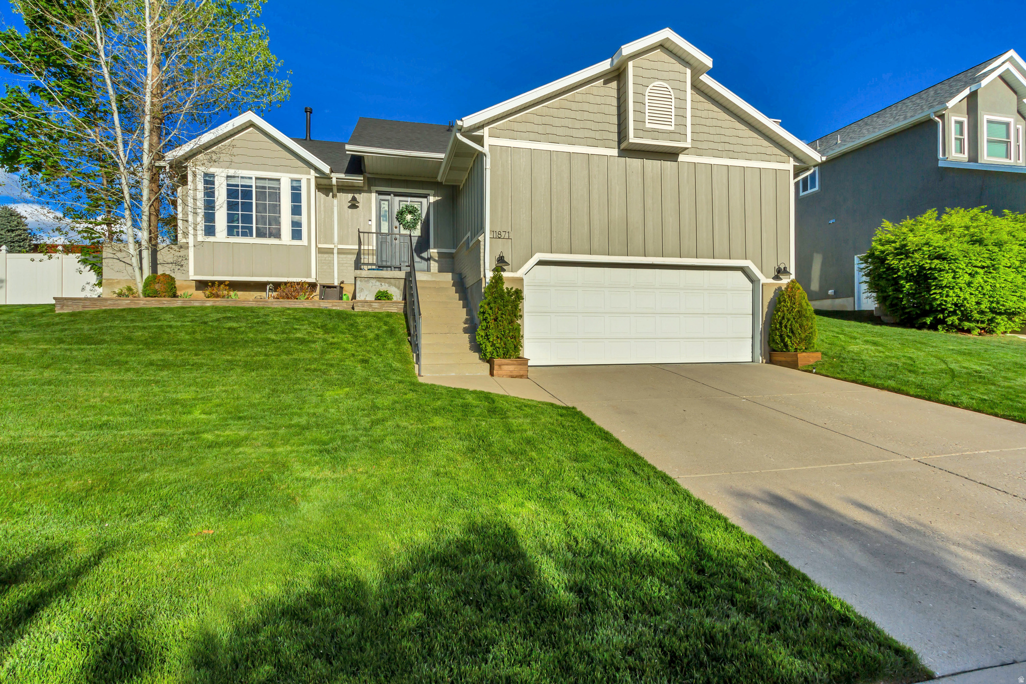 VICTORS POND - Residential